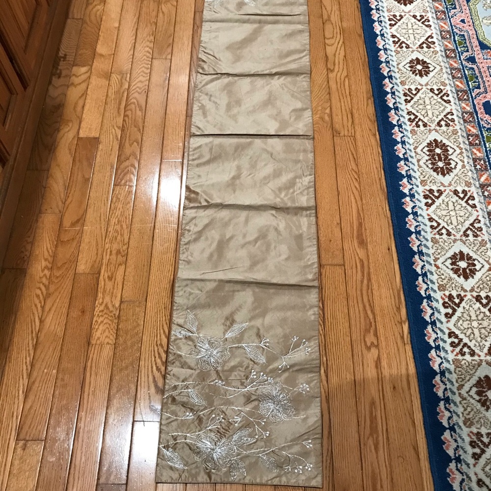 Table runner and placemats